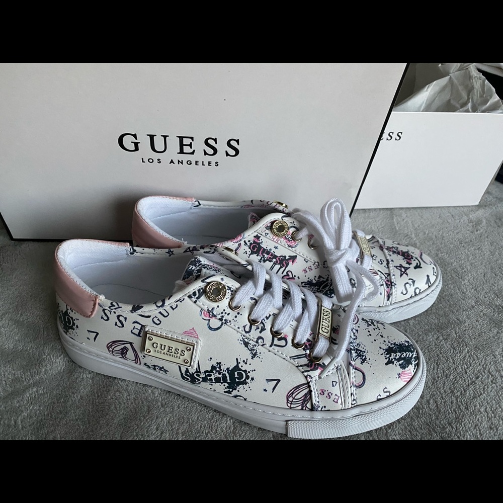 Guess size7 Women’s Shoes NWB